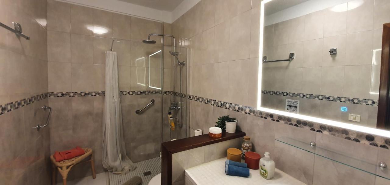 Spectacular Renovated Apartment, 5 Min To Camison Beach, With Aircon أرونا المظهر الخارجي الصورة
