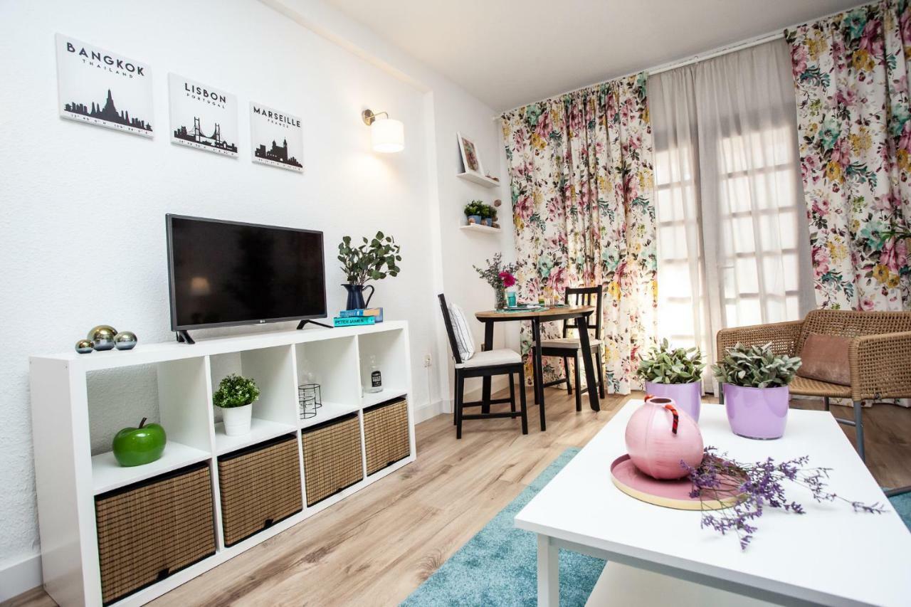 Spectacular Renovated Apartment, 5 Min To Camison Beach, With Aircon أرونا المظهر الخارجي الصورة