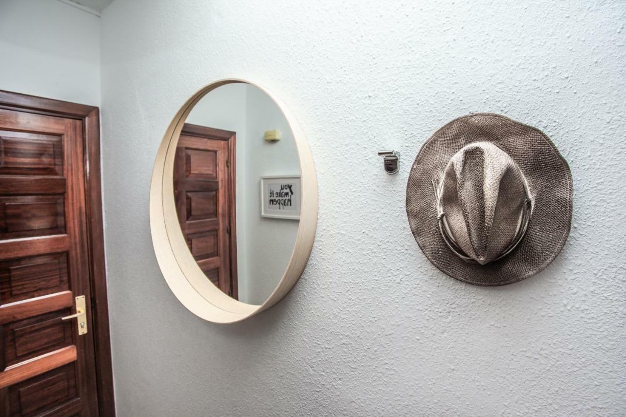 Spectacular Renovated Apartment, 5 Min To Camison Beach, With Aircon أرونا المظهر الخارجي الصورة