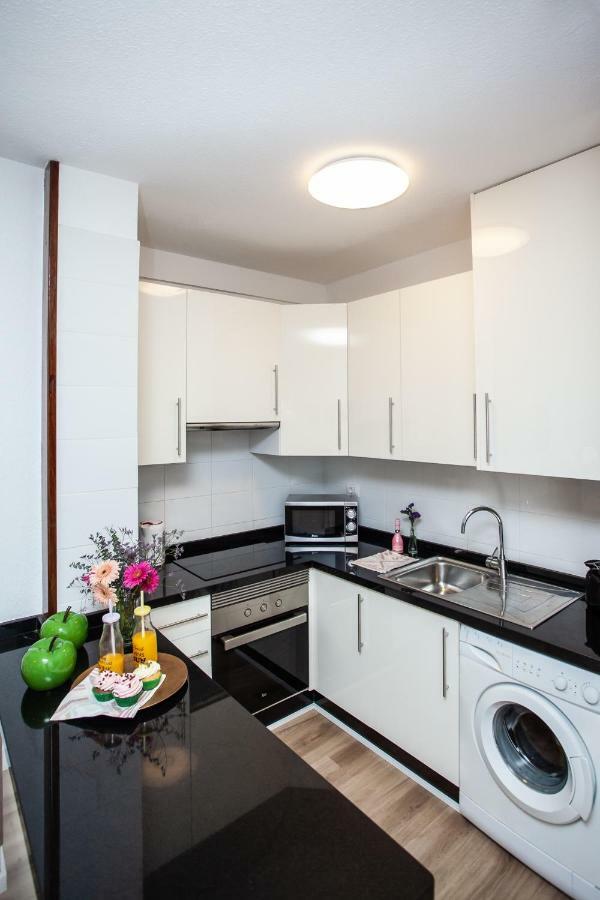 Spectacular Renovated Apartment, 5 Min To Camison Beach, With Aircon أرونا المظهر الخارجي الصورة