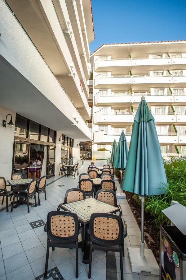 Spectacular Renovated Apartment, 5 Min To Camison Beach, With Aircon أرونا المظهر الخارجي الصورة